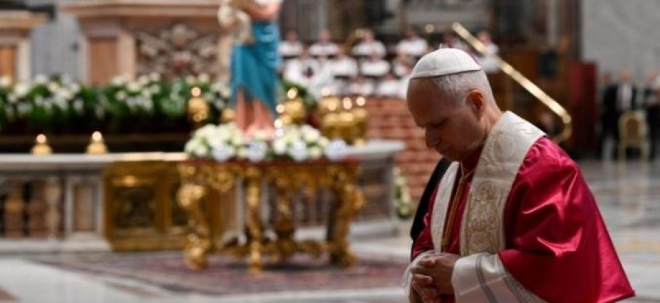 Papa: pela paz, basta com a loucura da guerra, da idolatria de si mesmo e do dinheiro